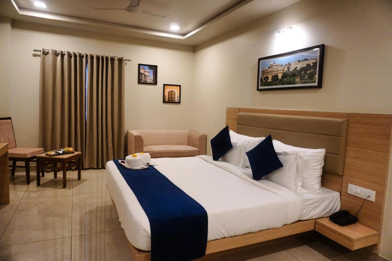 Hotel Clarks Express 3*